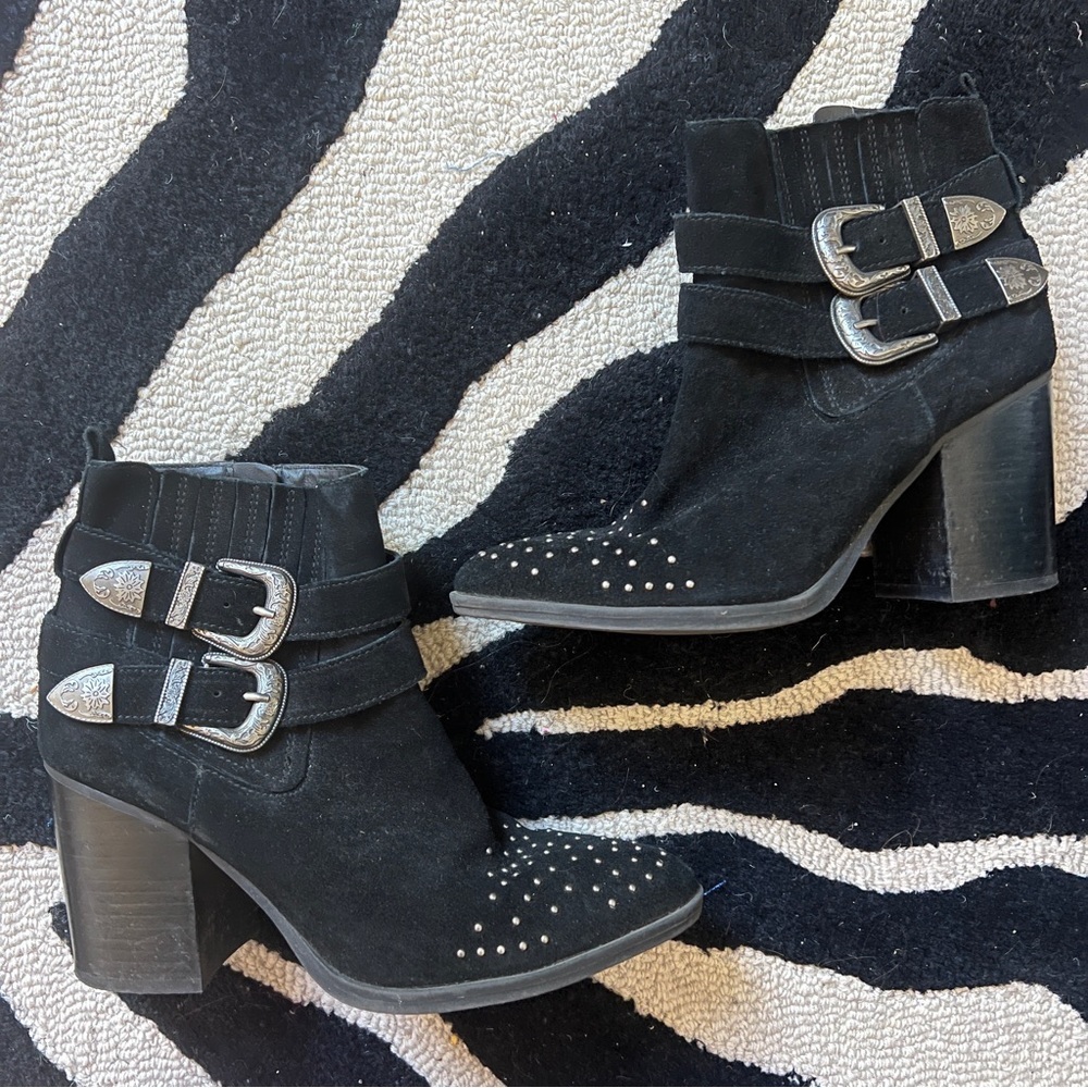 Steve Madden Black Western Buckle Ankle Boots - Picture 5 of 11